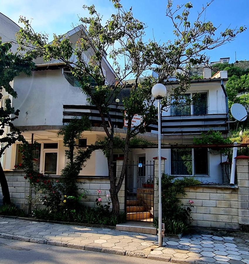 Fema Guest House Balchik Exterior foto