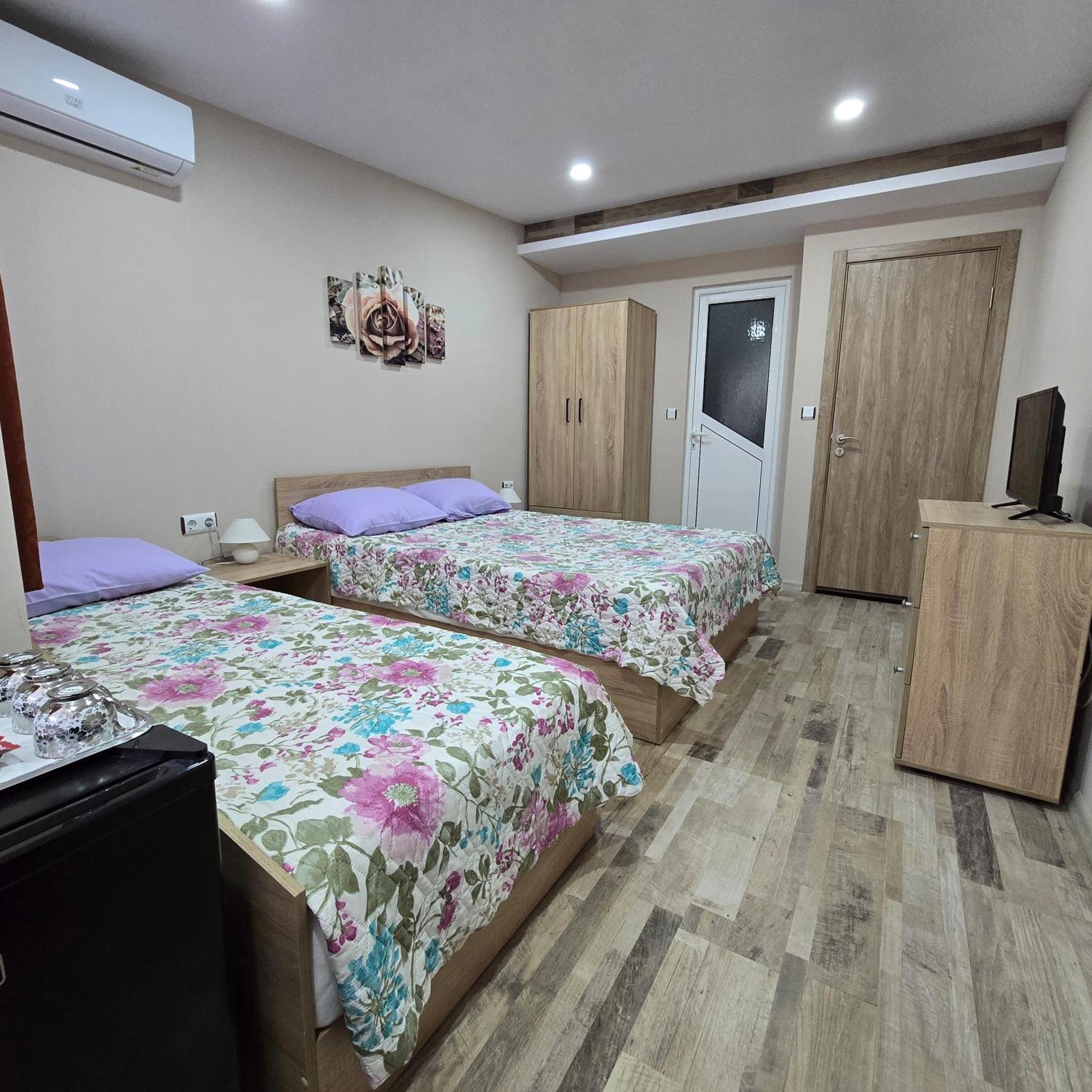 Fema Guest House Balchik Quarto foto
