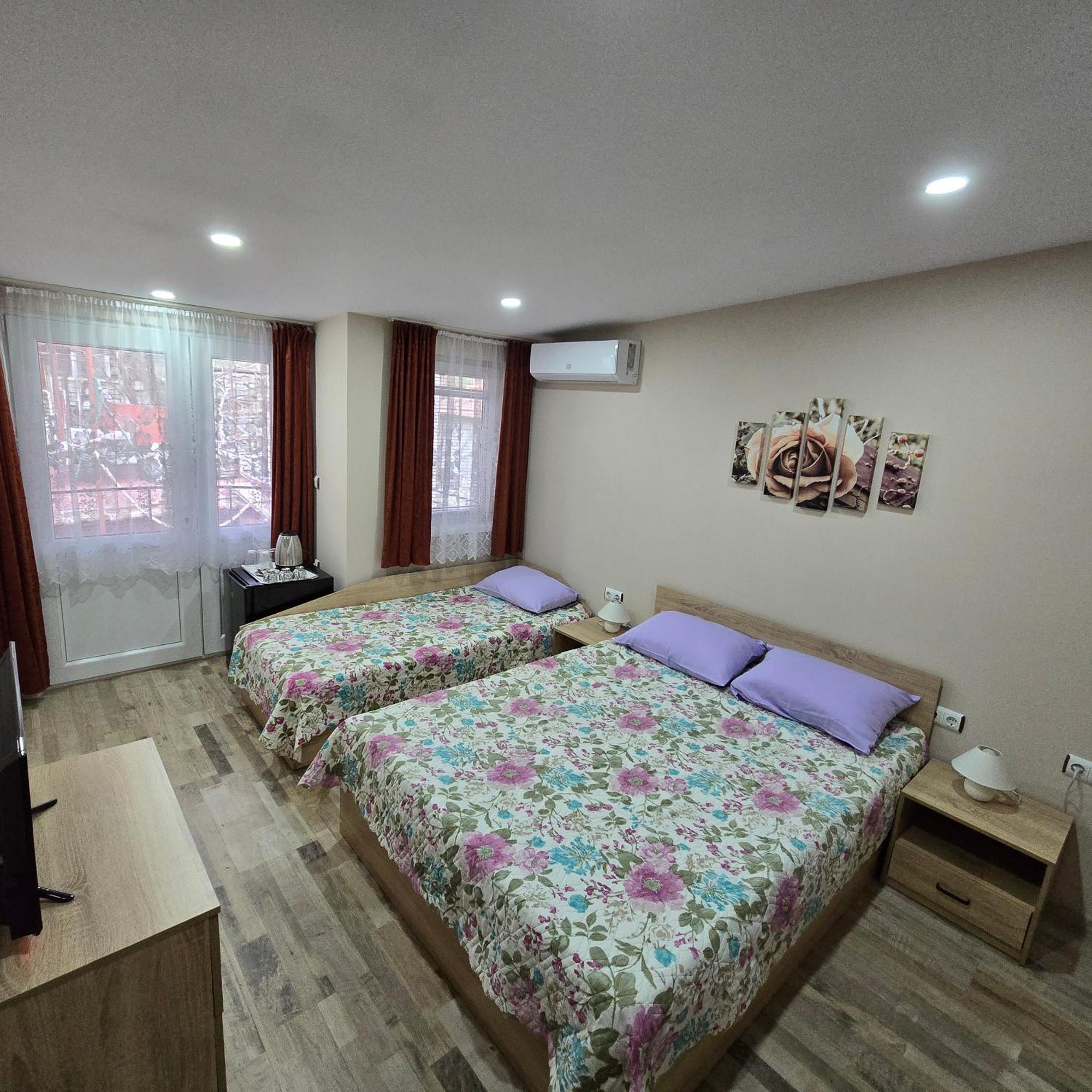 Fema Guest House Balchik Quarto foto