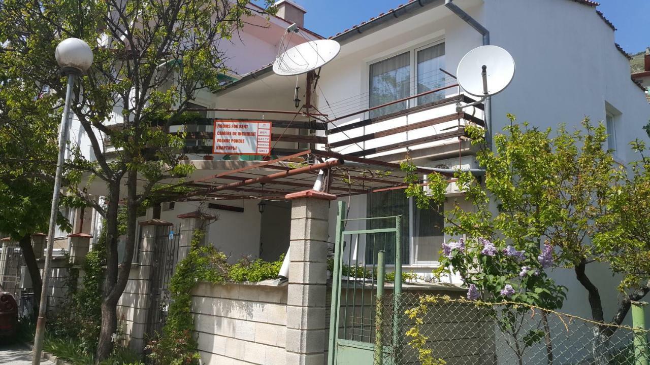 Fema Guest House Balchik Exterior foto